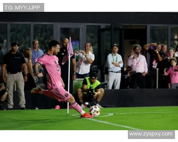 足球明星享受美食瞬间高清图片分享让你领略他们的生活魅力与风采