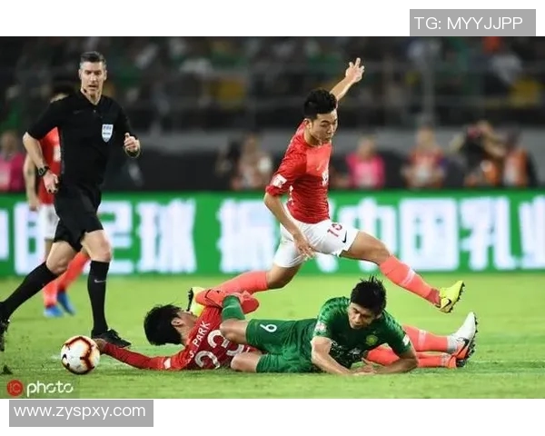 恒大与山东的精彩对决复盘分析揭示比赛关键时刻与战术变化